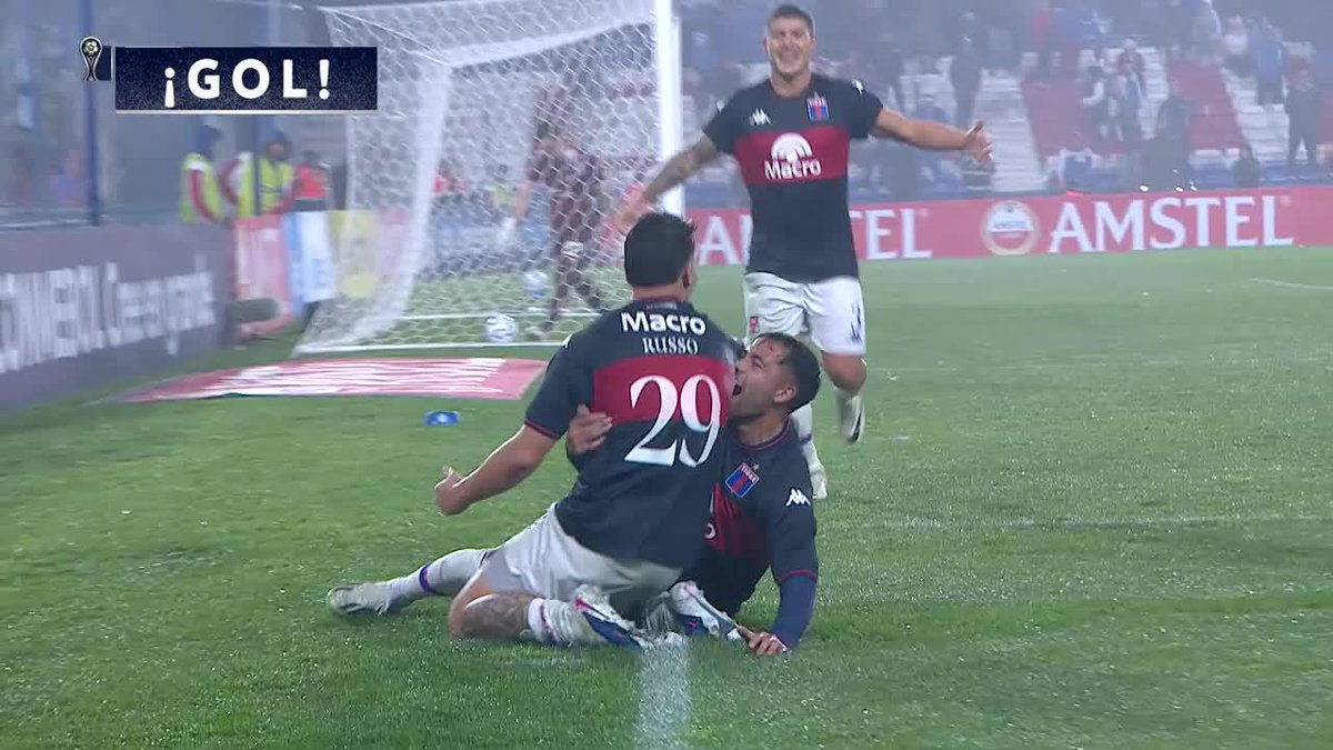 🔥 ¡GOLAZO TOTAL DE NACHO RUSSO! El goleador de Tigre no dudó y sacó un remate inatajable en lo que fue el 2-0 del Matador en Uruguay ante Nacional. 🏆 CONMEBOL #Sudamericana