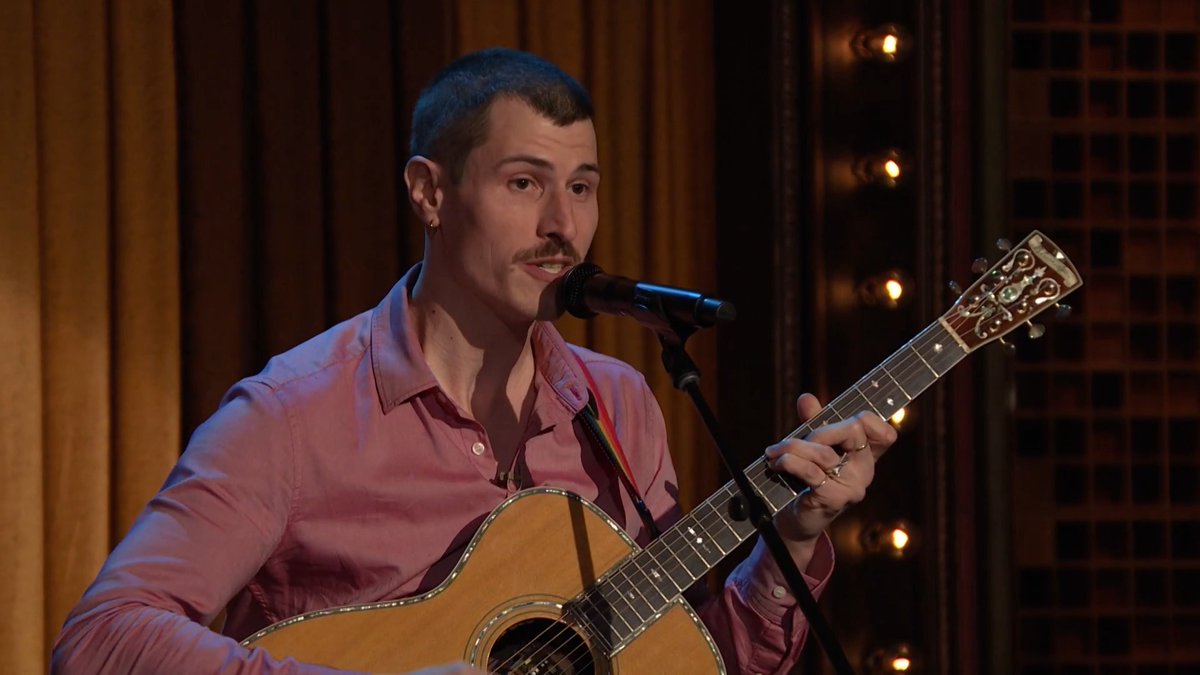 Battle of the Instant Songwriters: Stefan Weiner performs “I Finally Understand Soccer But Now It’s Over.” #FallonTonight #FIFAWorldCup