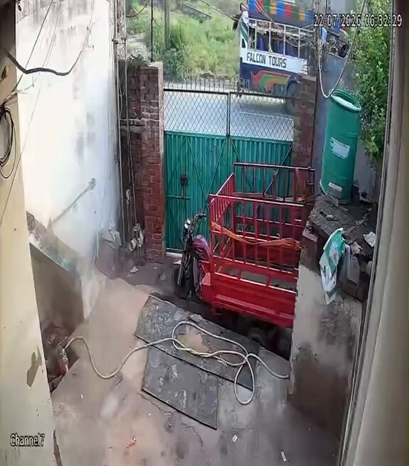 لاہور مانگا منڈی کے قریب دو بسوں میں تصادم، حادثے میں 21 مسافر زخمی ہوگیے۔