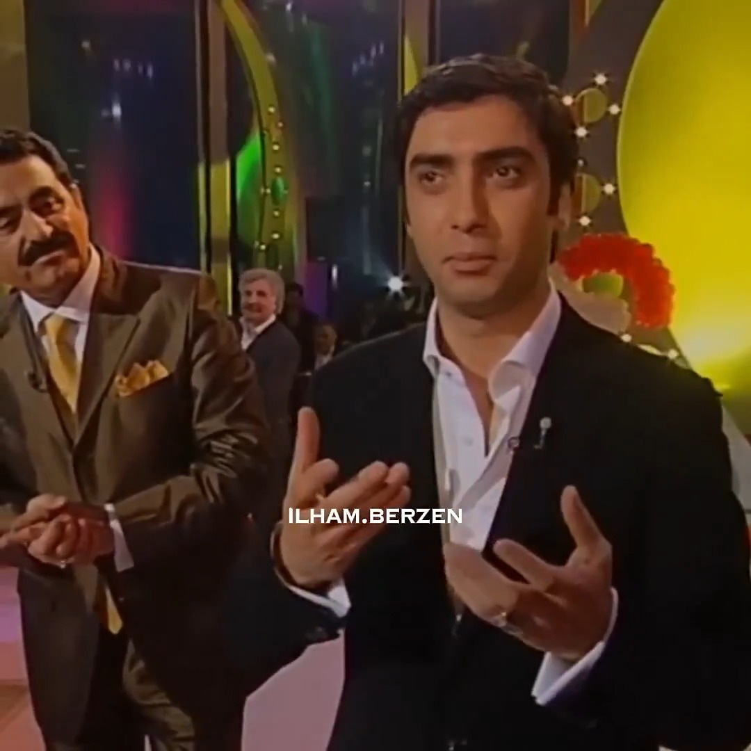 İşte büyük oyunculuk diye buna denir. Necati Şaşmaz: “Burnumdan kan aktığı sahne o kadar inandırıcı olmuş ki, babaannem aradı beni, yarım saat ikna etmeye çalıştım gerçek değildi diye.”