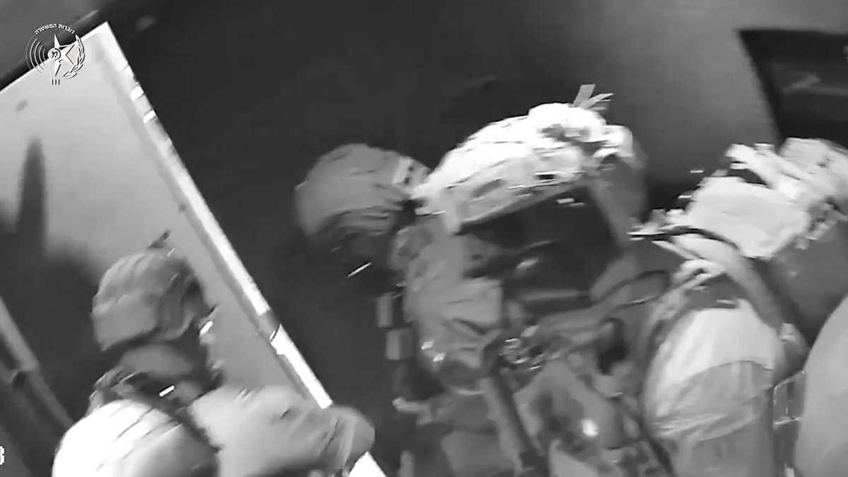 🔥BREAKING: Israeli Border Police undercover officers, together with the Shin Bet, thwarted an imminent terror attack in Jerusalem, arresting two suspects in Shuafat. Another reminder that Israel’s security forces work around the clock to stop terrorism before innocent civilians are murdered.