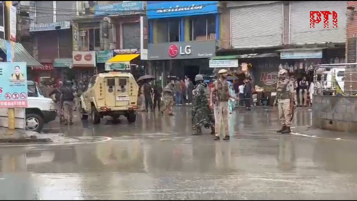 🚨 BIG BREAKING Terrorists ATTACKED a J&K Police team on the Kokernag–Anantnag Road in South Kashmir. One police personnel attained veergati. Additional forces have been rushed, and a massive operation is underway. => Is Pakistan now trying to activate a 0.5-front war?