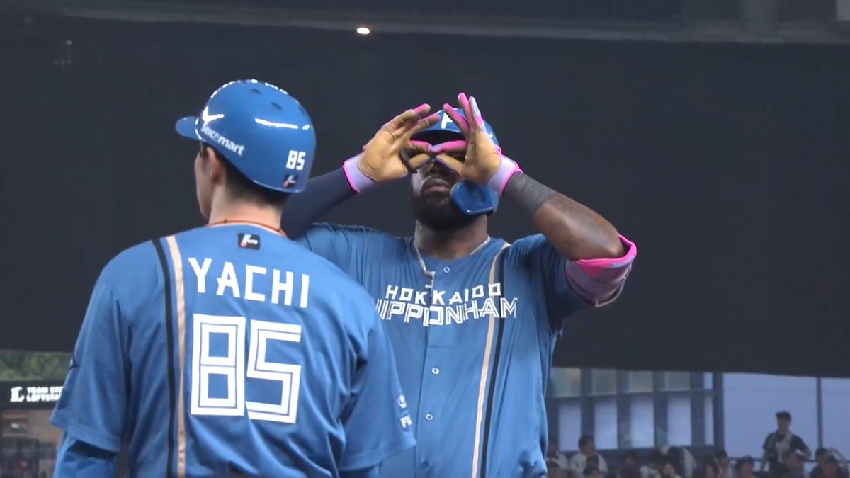 レイエス選手がレフトへのタイムリーヒットを放つ🔥 #ドミれ #lovefighters エスコンフィールドでファーム・リーグ公式戦開催!チケット好評販売中!