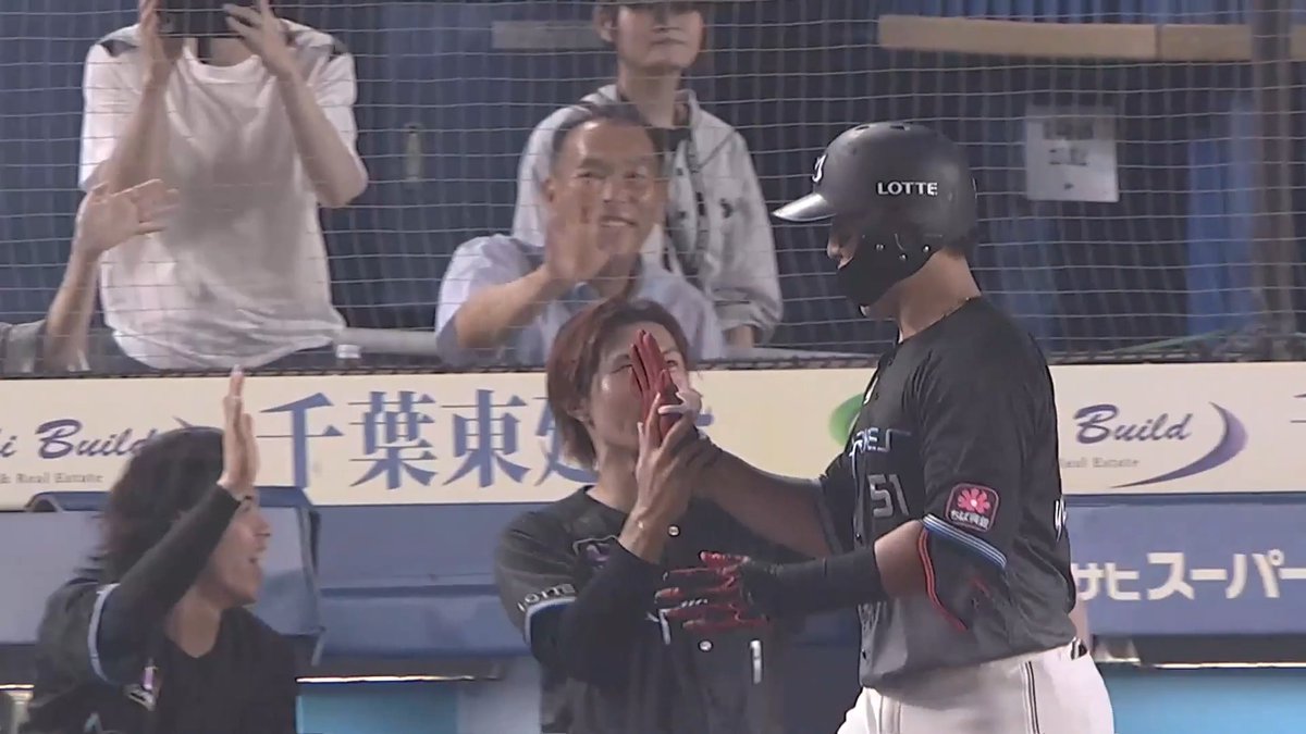 やーまぐっちがバックスクリーンまで運んだ！💪 二試合連発！🔥🔥 千葉ロッテ 山口航輝 選手の今シーズン第15号ソロホームラン！🌈 👇ライブ配信・見逃し配信を見る