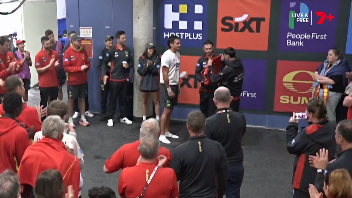 "They need to keep a carrot in front of him and keep him motivated for becoming an AFL player and becoming an elite AFL player." 🗣️ Mitch Cleary on how Gold Coast plans to handle Jamarra Ugle-Hagan's future