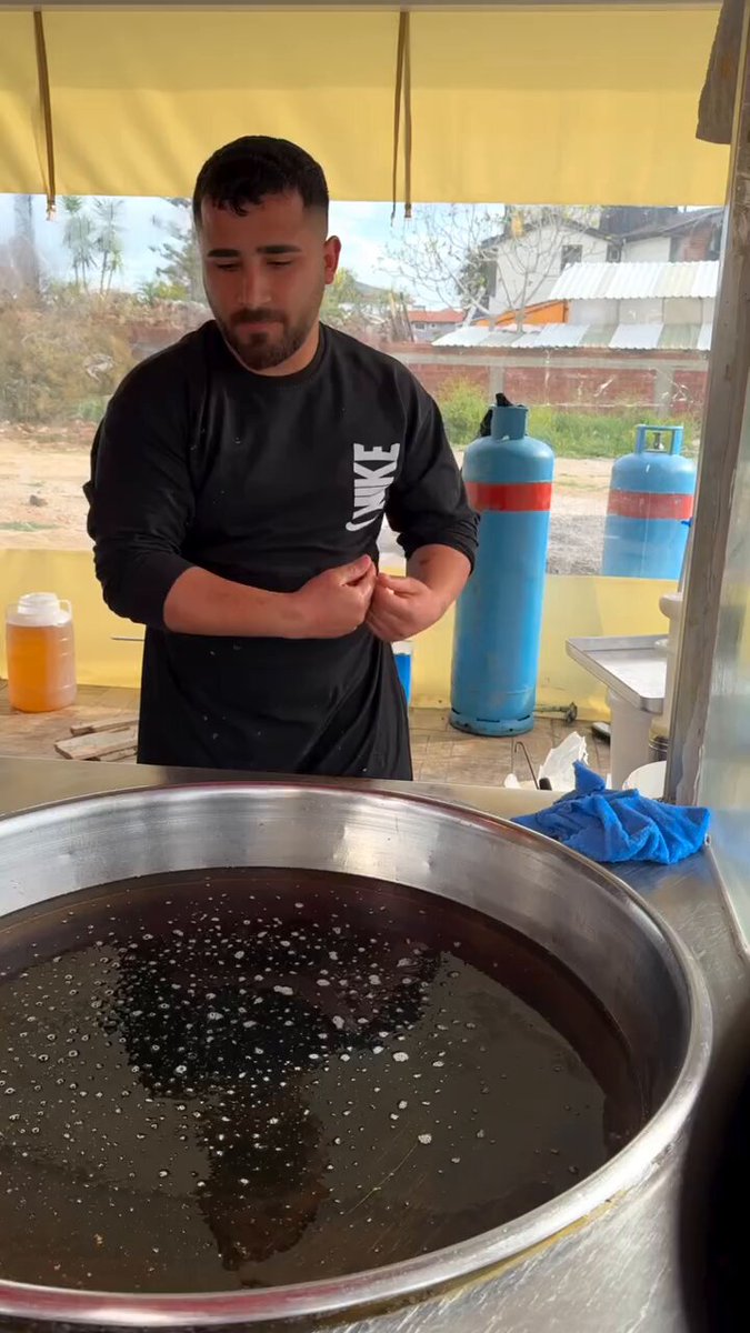 أكثر حلى يحبه الأتراك، والطعم فعلًا يستحق الشهرة! 😍🇹🇷