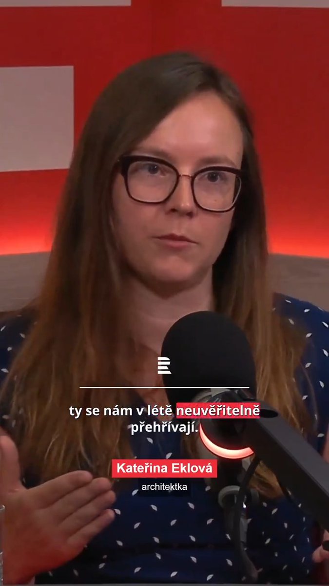 🌡️ „Když používáte klimatizaci, je to, jako kdybyste pálili uhlí. Trendem je nenaskakovat na trendy. Po čtyřicítkách město chladne ještě několik dní,“ zdůrazňuje Kateřina Eklová, expertka na udržitelnou architekturu.