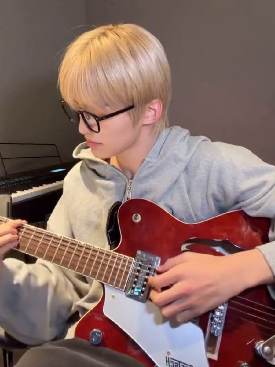 한지훈 obsessed 입갤………….ㅜㅜ