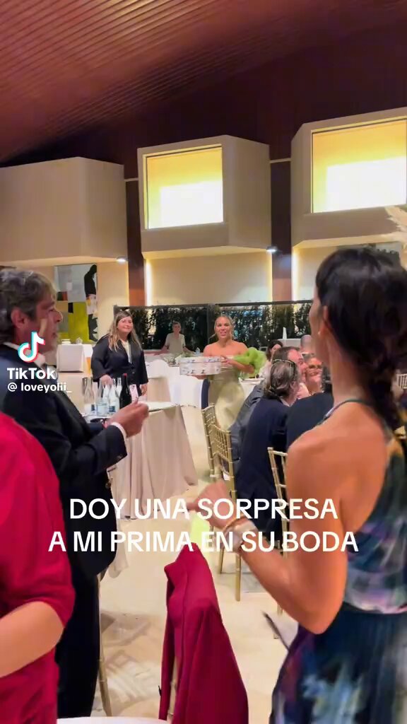 El contenido de loveyoli es ahora dar la nota para ser el centro de atención en bodas ajenas? PREGUNTO.