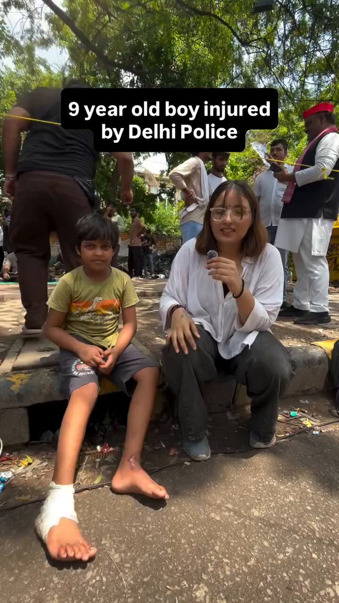 दिल्ली पुलिस क्या तुम्हारे हाथ नहीं कांपे??