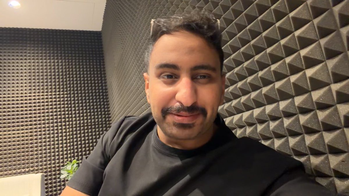 بسم الله نبدأ أول أيام البطولة كأس العالم للرياضات الإلكترونية🏆 أنتظركم اليوم بإذن الله عند الساعة 6:00 مساءً برفقة الزملاء في تغطية مميزة تليق بكم : تقديم الاستديو: عبدالله العامر التحليل: Jaber alyami Abdulaziz Alshehri خالد العوفي التعليق: أنا SALEH فهد الهويسين Faisal Alhendi | فيصل الهندي من ارض الحدث : Abdulaziz Alrasheed . . . رابط البث :