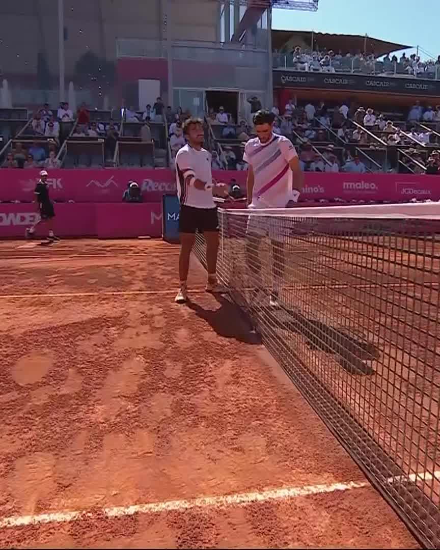 Back-to-back quarter-finals for Burruchaga 💪 He defeats home hope Borges 6-1 4-6 6-3 to seal his spot in the final eight #EstorilOpen