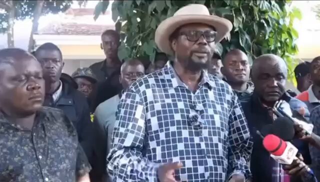 Wamunyinyi says Didmus Barasa will break omanyala's record on Sunday if he dare tries to hold a parallel rally to Sifuna. Ground ni kumoto walai