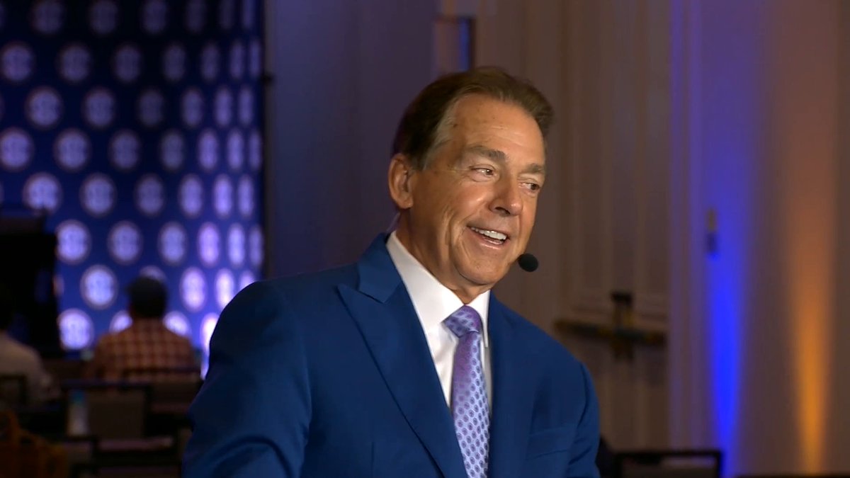 Nick Saban offering Jon Sumrall some words of wisdom 😅