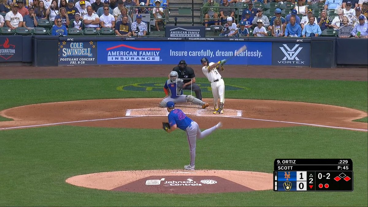 Joey O three-bagger for the lead ❕ →