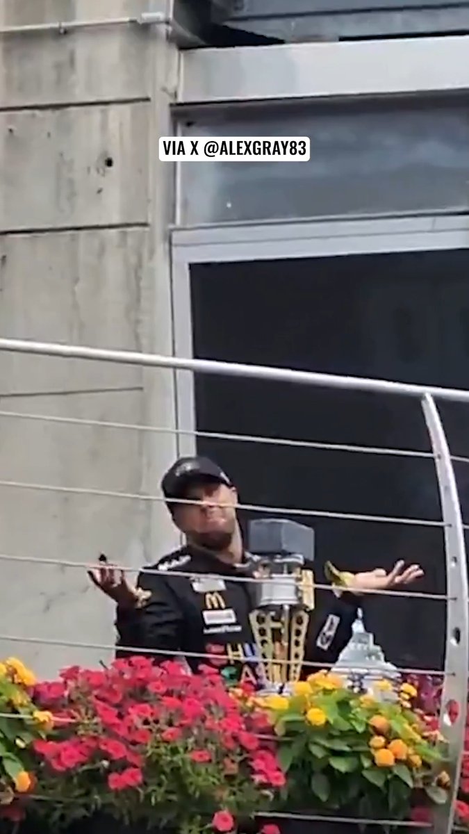 Pure mic drop moment from Bubba Wallace last year at Indy. 🤷♂️ 🎥: Alex Gray