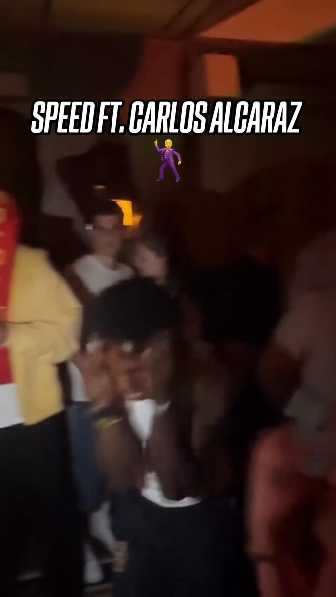 En cosas que no esperabas ver... 🤣 🕺 Speed junto a Carlitos Alcaraz bailando 'Beat It' de Michael Jackson en la fiesta post final mundialista de Justin Bieber. (vía SpeedUpdates1)