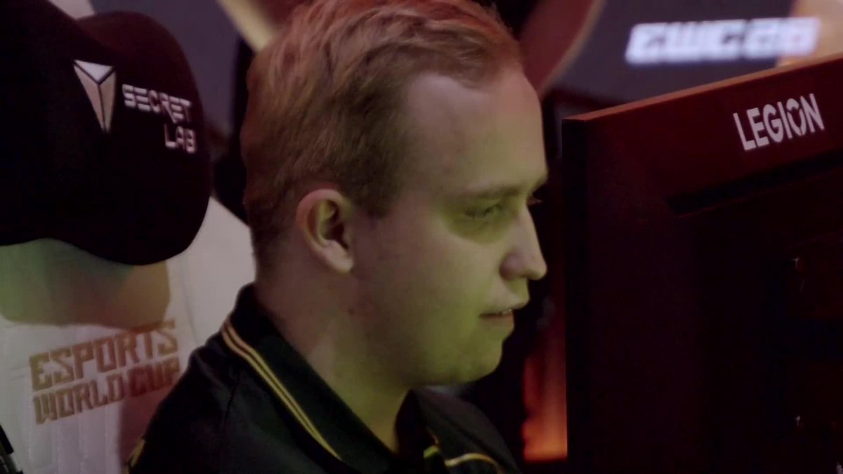 He's turned the game completely on it's head 🤯 Emre Yilmaz leads 6-3 after being 2-0 down to Vejrgang! 👀 #FCPro #EWC