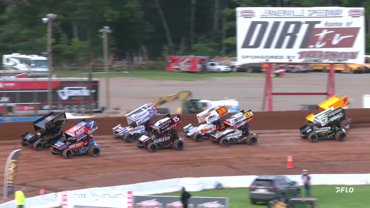 ๐ง A MELEE in Turn 1 to start #HighLimitRacing Heat 3 at Lernerville Speedway!