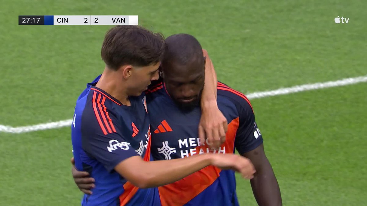 Level once again 😳 Kévin Denkey's 10th of the year ties it.