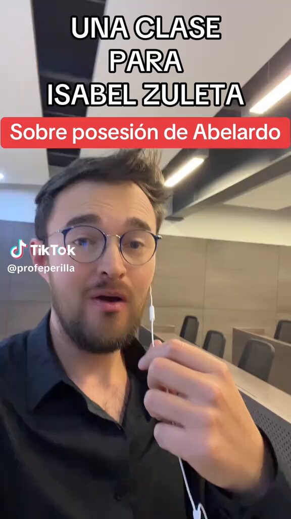 A ver Cabeza 🥦 d Brocoli 🥦 Isabel Zuleta la criminal perdón Senadora, solo sabe GRITAR xq d Derecho Constitucional NADA. El ProfePerilla le da magistral clase y la invita muy educadamente a q se calle la JETA, q solo la abre para decir sandeces e invitar a Criminales a tarimas.
