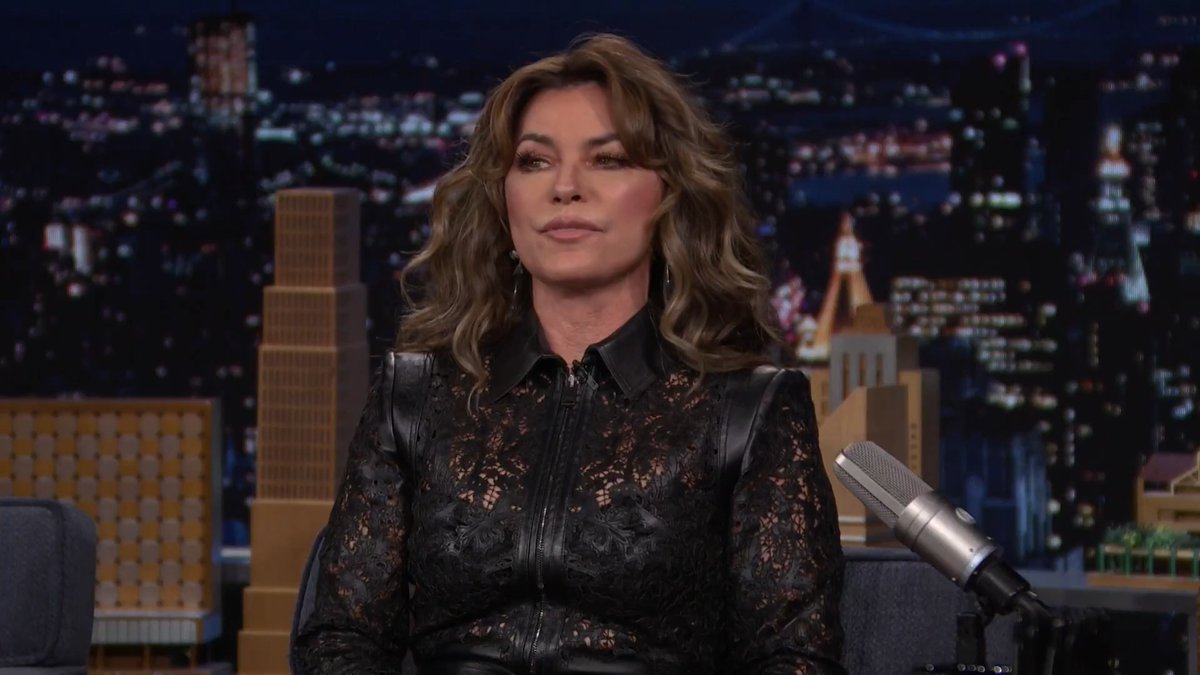 “I admire her musicianship and her commitment to telling her stories.” -Shania Twain 💎💎💎 on what Taylor Swift has done for songwriting! #FallonTonight