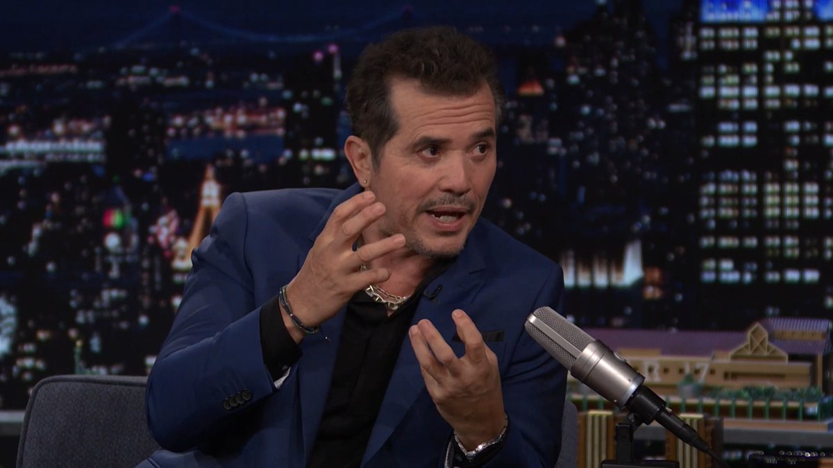 .John Leguizamo wore custom painted contacts that actually obscured his vision for his role in The Odyssey Movie 🤯 #FallonTonight #TheOdyssey