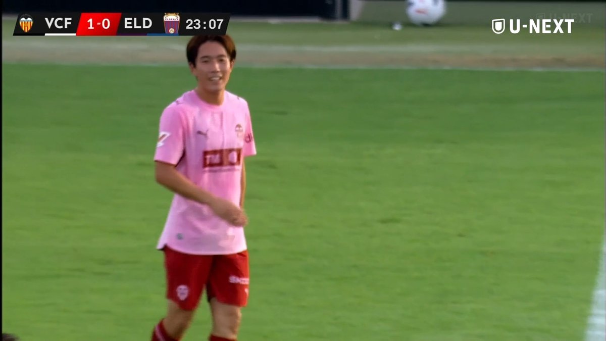 🇯🇵佐藤龍之介が早速ゴラッソ バレンシアデビュー戦で若武者が エリア外から振り抜き、圧巻のゴール🚀 開幕スタメン奪取に向けて好アピール！ ゴールパフォーマンスは"江南スタイル"😎 📺 見逃し配信中！ 🏆 プレシーズンマッチ ⚔️ バレンシア v エルデンセ 🔗