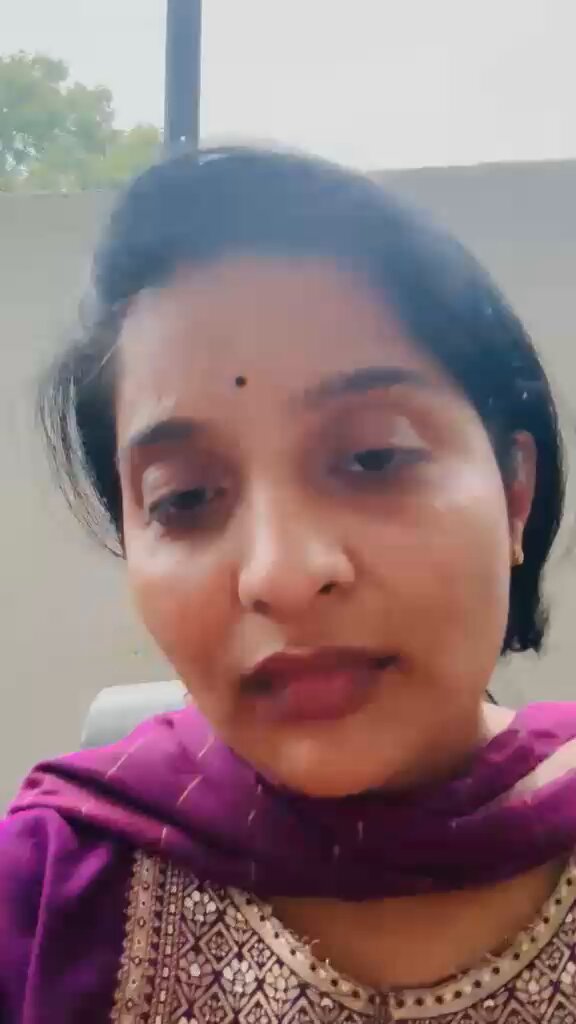 టెక్ మహేంద్రా సాప్ట్వేర్ కంపెనీ ముందు ధర్నాకు దిగిన భావన సాప్ట్వేర్ ఎంప్లాయ్ .. తనను అకారణంగా జాబ్ లో నుండి తీసివేయడం పట్ల ఆగ్రహం.. తన బిడ్డ అనారోగ్యం తో ఉందని 3రోజుల సెలవు కావాలని పర్మిషన్ కోరుతూ యాజమాన్యానికి మెస్సెజ్.. ఉద్దేశ పూర్వకంగానే తనను జాబ్ లో నుండి తీయువేస్తున్నట్టు ఈ మెయిల్ చేసిన టెక్ మహేంద్రా సంస్థ.. పోలీస్ స్టేషన్ లో పిర్యాదు చేసిన వైనం.. ఈరోజు కంపెనీ ముందు ధర్నాకి దిగి న్యాయం కావాలని డిమాండ్..