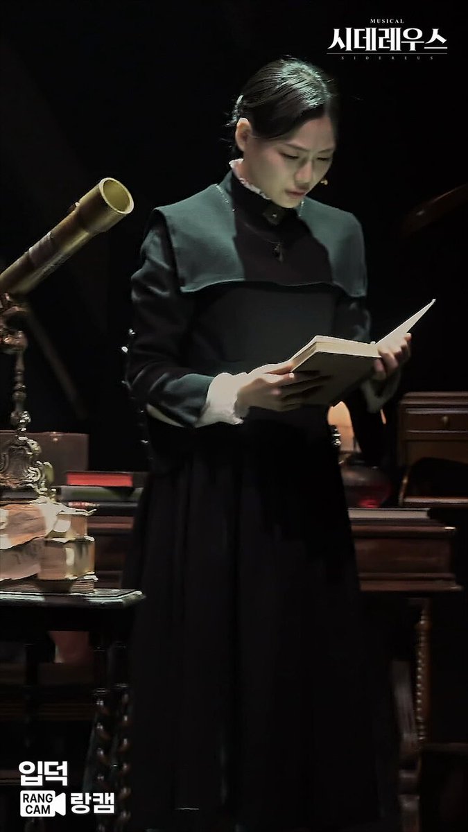 #뮤지컬시데레우스 #시데레우스🔭 | 영상 공개 ❝ 우리가 새롭게 보아야 할 건 아직도 남아있다 ❞ 미처 다 보여드리지 못한 남아있는 기록들을 살짝 전해드립니다📜 🔗 [입덕랑캠] 유낙원 '돌아갈 수 없어' 직캠 - 뮤지컬 <시데레우스> 2026.06.04 - 08.30 플러스씨어터