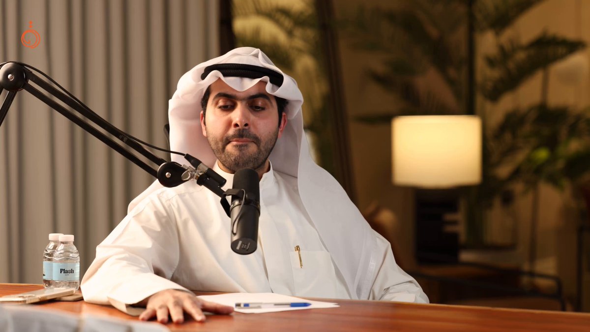 • بعد سقوط #ايران ربما يقوم تحالف أمني شرق أوسطي (مشرقي) تحت مظلة أميركية. • يريد #ترامب أن تكون دول #مجلس_التعاون و #تركيا و #اسرائيل مع #الاردن ، و #سوريا بعد قليل من الوقت و #لبنان بعد نزع سلاح #حزب_الله ، جميعًا تحت حلف أمني واحد يرتبط به الجميع بعقيدة أميركا التسليحية ومظلتها النووية واستراتيجيتها الدولية. • وظيفة هذا الحلف هي منع دخول الصين وروسيا إلى منطقة المشرق في الشرق الأوسط الآسيوي وذلك عندما تنسحب أميركا من المنطقة لمواجهة الصين. • إذا فشلت فاعلية #باكستان الردعية أمام تهديدات إيران خلال الحرب الجارية، سيكون المسار الترامبي مسارًا اضطراريًا بعد قليل من الوقت، بمعنى بإمكاننا أن نقول لمسار ترامب "لا" ما دامت باكستان فعالة ردعيًا. رابط المقابلة كاملة، ( ٢ / ٤ / ٢٠٢٦م ):