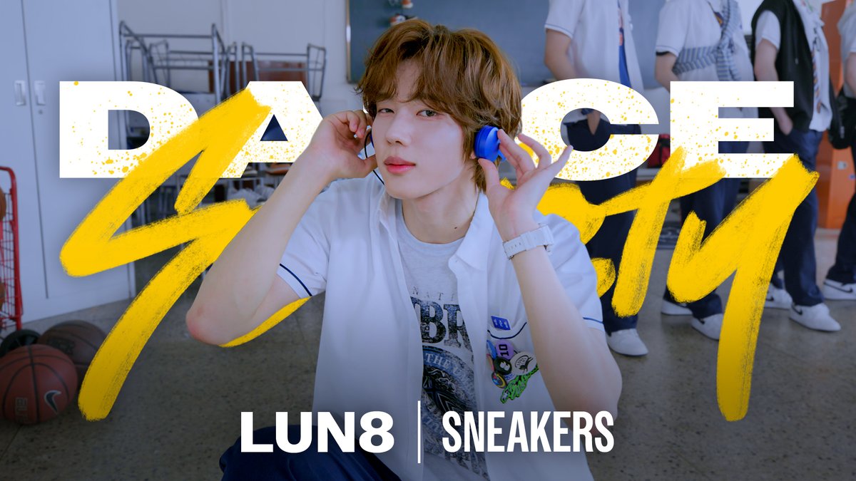모두의 시선이 내 #루네이트 에.. 아니 #SNEAKERS 에..👟👀 청량미 + 파워 가득 퍼포로 돌아온 #LUN8 의 #댄스소사이어티 한 번만 보기 힘들다🔥 LUN8 OFFICIAL #DanceSociety 👉