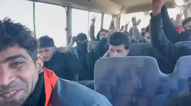 Throwback: Young people from Bashur (Iraqi Kurdistan) on their way to Rojava.