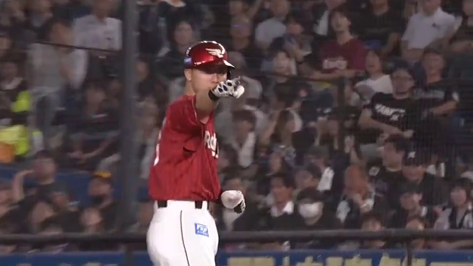 【7回表：M 3-3 E 】 中島選手・YG安田選手・マッカスカー選手が繋ぎ2死満塁とすると #村林一輝 選手がレフトへ同点のタイムリーヒットを放つ!! #RakutenEagles #強鷲革新