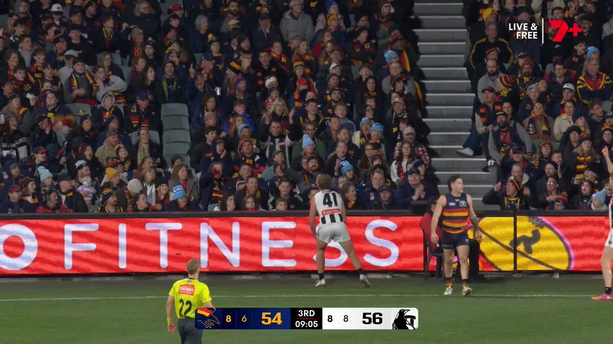 Adelaide having their bubble burst at home &amp; getting their arse kicked by a pretty mediocre Collingwood side. The footy gods have spoken. Booing the victim of a slur is some ugly shit from some Crows fans. They should be embarrassed #AFLCrowsMagpies