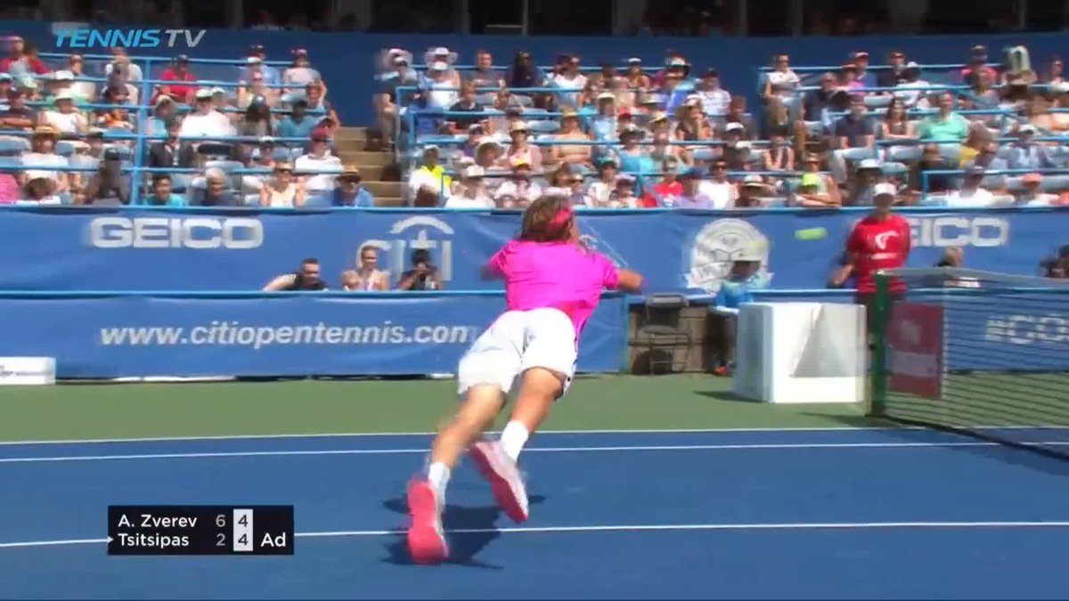 Dive volley on hard courts? Only the brave. 🦸‍♂️
