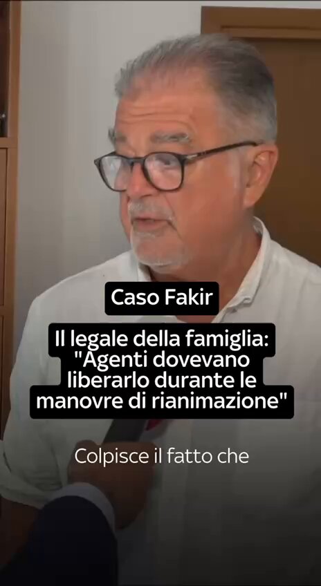 "Gli agenti dovevano liberarlo durante le manovre di rianimazione" sostiene Fabio Anselmo, il legale della famiglia di Abderrahim Fakir, l'uomo morto lo scorso 19 luglio a Bologna durante un fermo di polizia. "Lo scudo penale? Sembra fatto apposta per tragedie come questa. Voi capite quanto questa legge sia costruita per negare la verità e la giustizia"