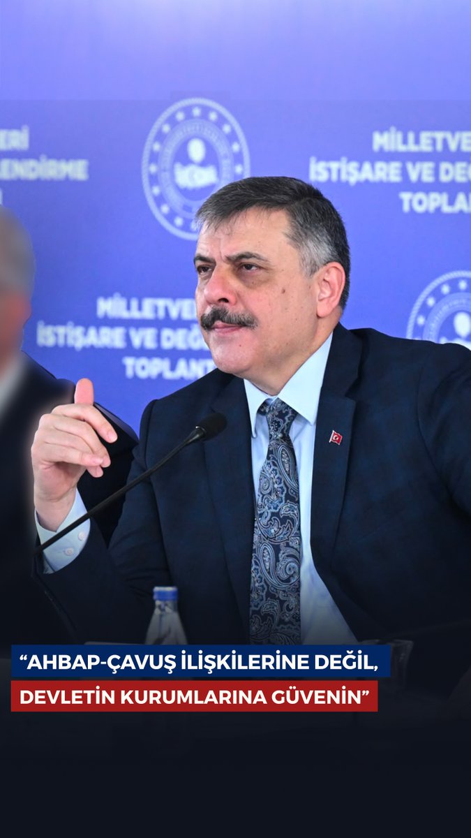 AK Parti Grup Başkanvekilimiz Sayın Bahadır Nahit Yenişehirlioğlu ve AK Parti milletvekillerimizle gerçekleştirdiğimiz istişare ve değerlendirme toplantısında ele aldığımız başlıklardan biri AFAD Başkanlığımızın deprem bölgesindeki çalışmaları ve insani yardım faaliyetleriydi. 6 Şubat depremlerinin ardından toplanan yaklaşık 147 milyar liralık bağışın 137 milyar lirasının deprem bölgesindeki ihtiyaçlar için kullanıldığını, kalan tutarın da konutların bağlantı yolları ve acil çalışmalar için değerlendirileceğini paylaştık. Ayrıca 455 bin 357 bağımsız bölümün kurasının çekildiğini ve AFAD tarafından ilgili kurumlara 1 trilyon 885 milyar lira aktarıldığını ifade ettik. Milletimizin emanet ettiği yardımlar; ahbap-çavuş ilişkileriyle, kişisel yakınlıklarla veya keyfî tercihlerle değil, ihtiyaç sahiplerinin durumu esas alınarak devletimizin denetim ve koordinasyonu altında vatandaşlarımıza ulaştırılmıştır. Beş kıtada 85 ülke ve topluluğa insani yardım ulaştıran AFAD’ımız, ülkemizde ve dünyanın farklı coğrafyalarında milletimizin merhamet elini temsil etmeye devam etmektedir. Deprem bölgesindeki çalışmaların koordinasyonuna katkı sunan yöneticilerimize, AFAD Başkanlığımıza, koordinatör valilerimize ve fedakârca görev yapan tüm personelimize teşekkür ediyorum. AFAD