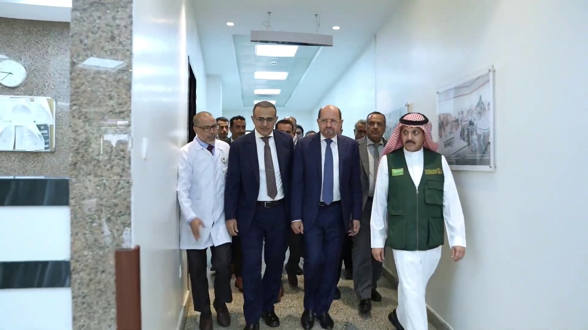 رئيس مجلس الوزراء اليمني يزور مستشفى الأمير محمد بن سلمان في عدن
