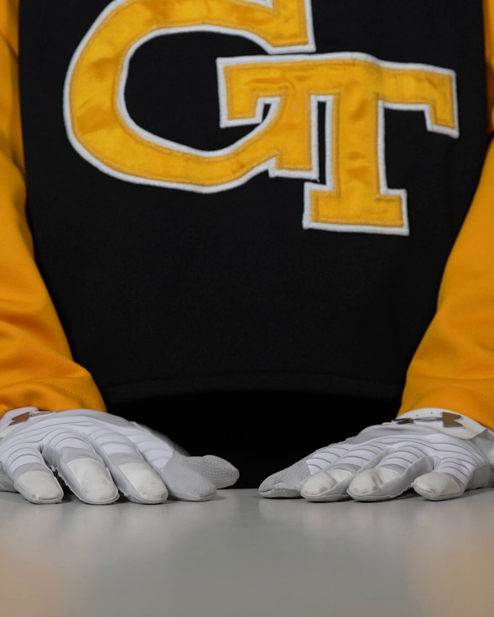 Our mascots have always been more than meets the eye!! A group of Georgia Tech students and researchers has developed and manufactured a Ramblin' Wreck that transforms into Buzz — melding the two *prime* mascots in a way never seen! #WeCanDoThat 🐝😎🦾
