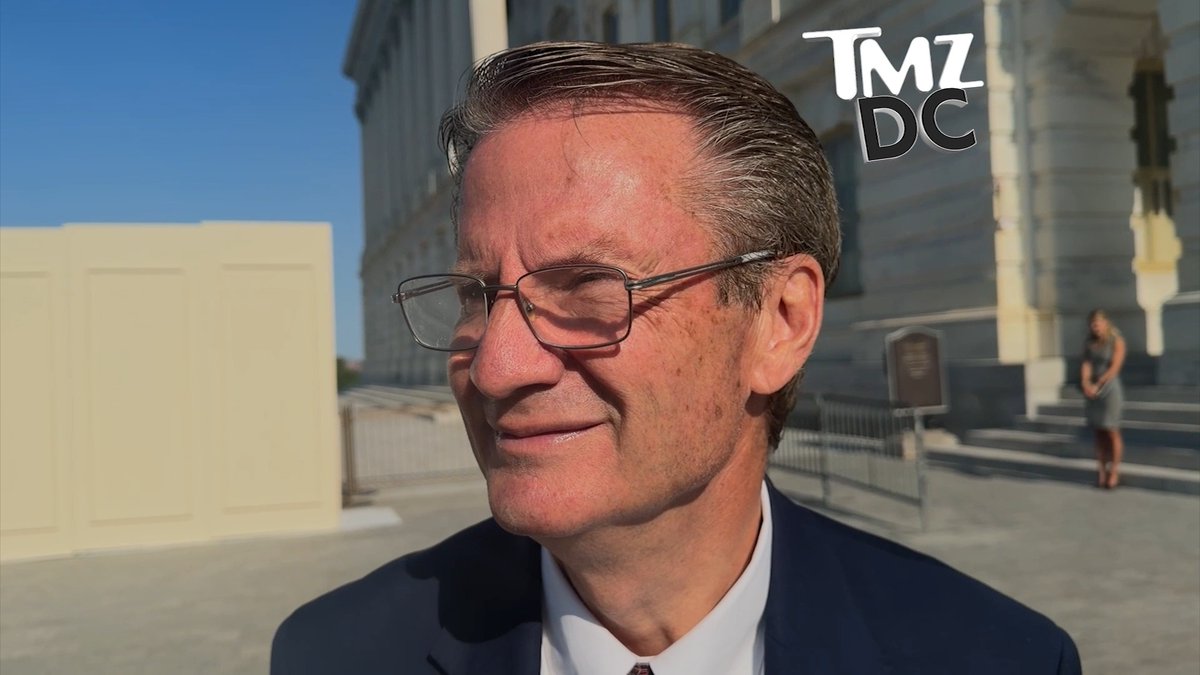 Rep. Tim Burchett makes his case as Capitol Hill's funniest lawmaker 😅 🎥: CHARLIE COTTON