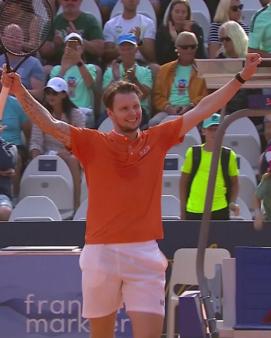 THE BUBLIK SHOW GOES ON 🎭 Bublik reaches back-to-back semi-finals in Kitzbuhel after defeating Molcan 6-3 6-2! #GeneraliOpen
