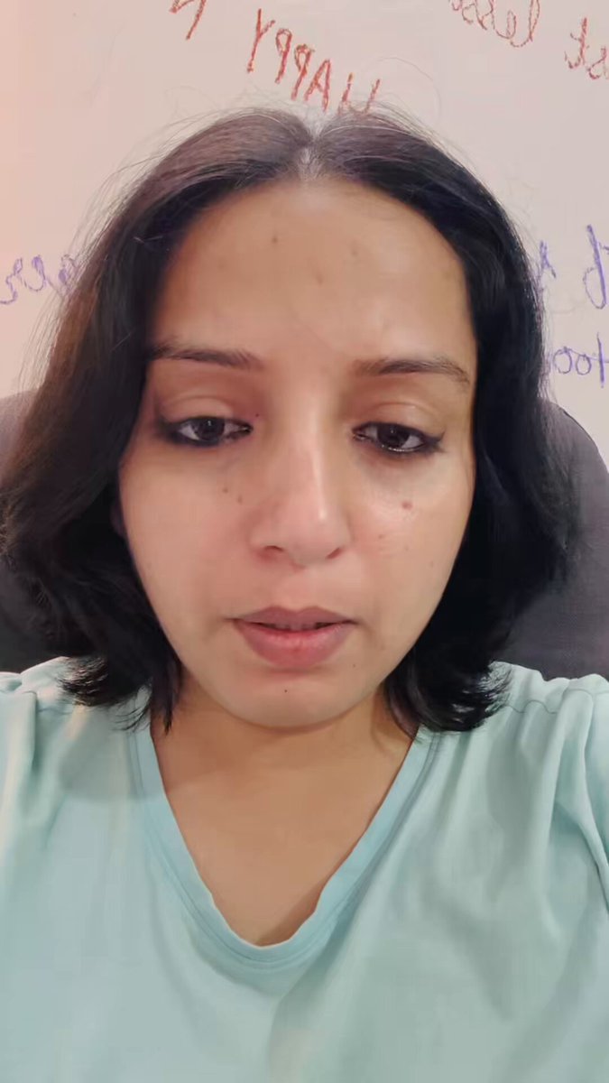 चित्रा त्रिपाठी जी और उनके साथी बड़े-बड़े पोस्ट लिखकर रो रहे हैं कि उनके ग्राउंड रिपोर्टर के साथ प्रदर्शन में सही व्यवहार नहीं हो रहा है। यह बोलने से पहले आप लोगों को समझना चाहिए कि आप लोगों ने 2014 से जो गंध मचाई थी, उसकी सज़ा कोई और भुगत रहा है। एसी रूम में बैठकर बीजेपी आईटी सेल की आईटी और प्रोपेगेंडा मशीनरी बनकर चाटुकारिता करने का समय खत्म हो गया है।