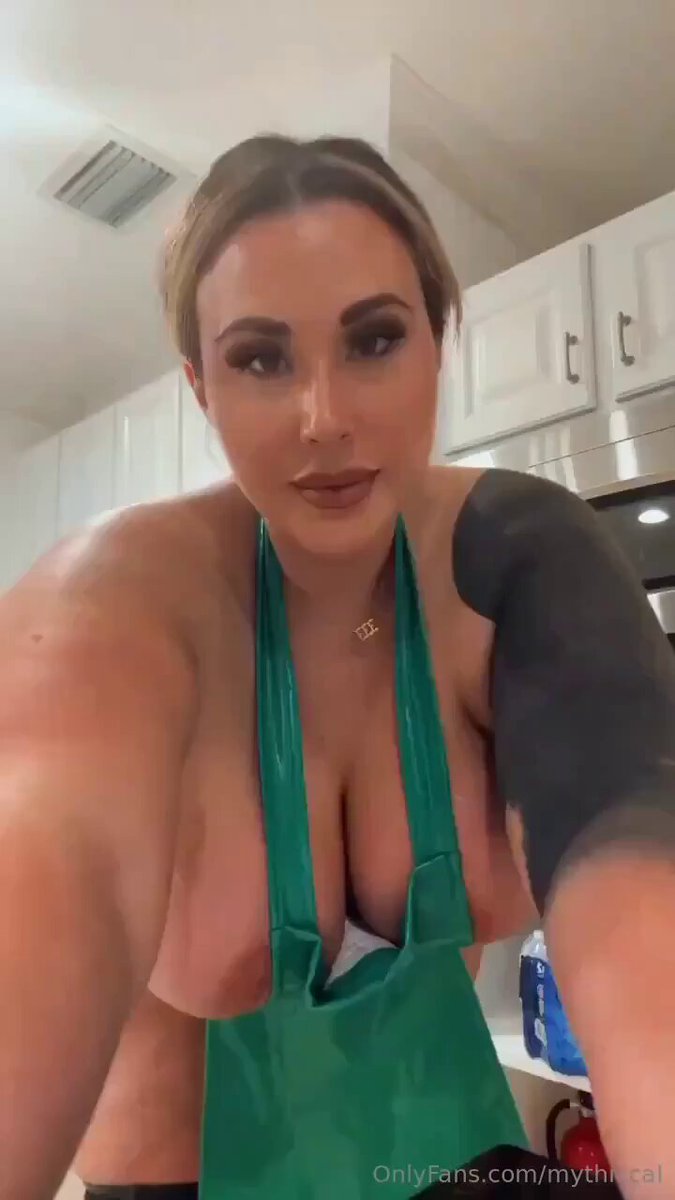 big ass booty pawg shaking that ass 😫🍑🍑 #mythical #bbw
