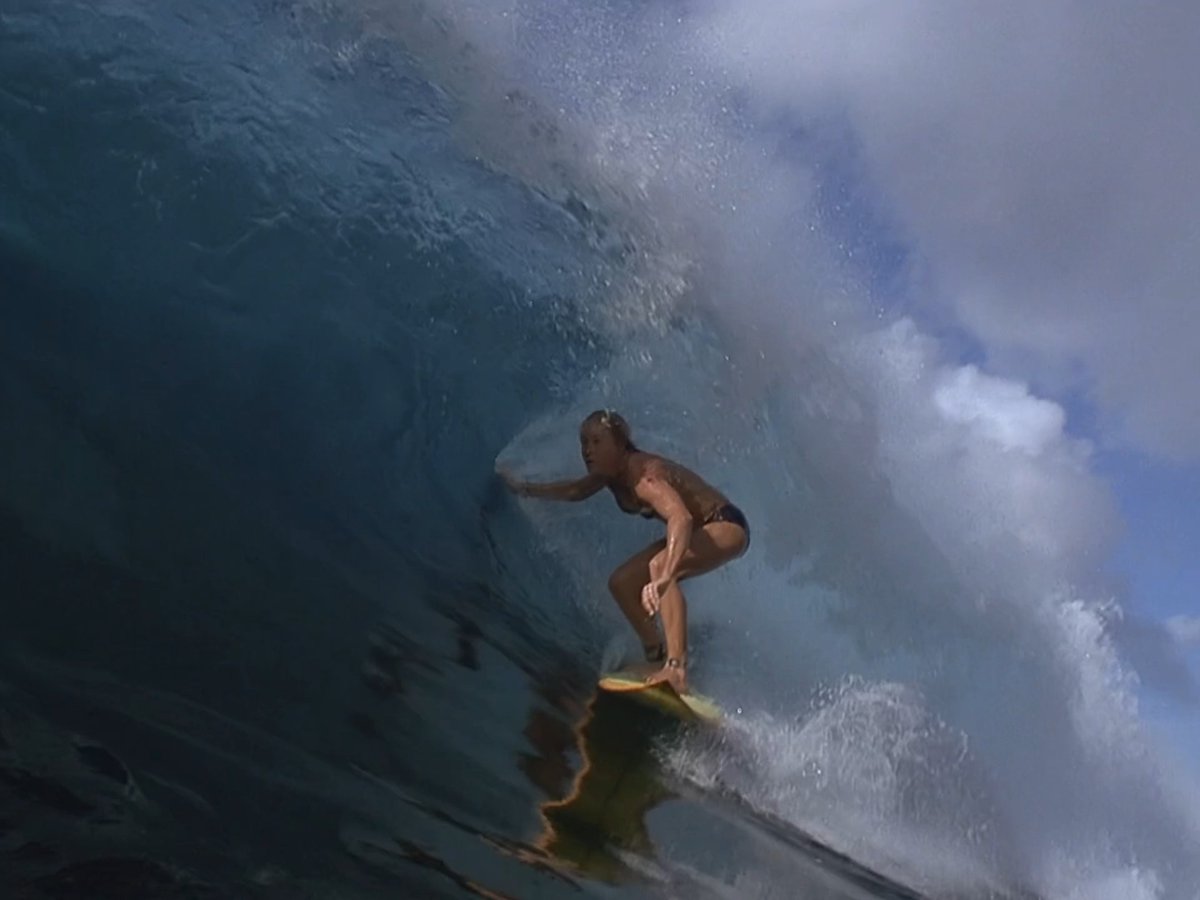 Summer, but make it 2002. 🌊 Film: BLUE CRUSH (2002)
