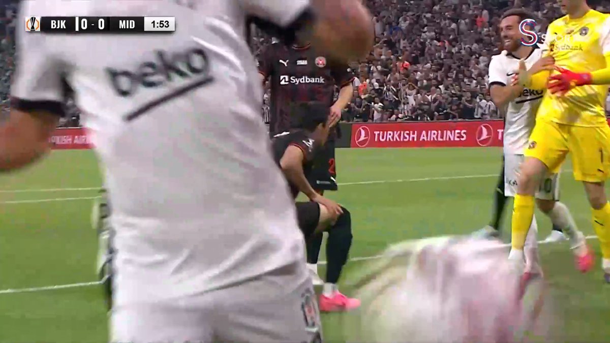 Maçtaki ilk tehlikeli pozisyon Beşiktaş'tan geldi! 👀