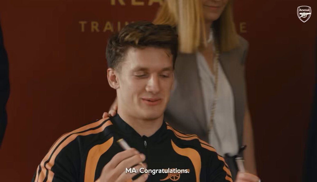 Mikel Arteta &amp; Andrea Berta congratulate Christos Tzolis upon signing his contract at Arsenal. ✅✍️ 🗣️ “Welcome to Arsenal. You’re ready, no?”