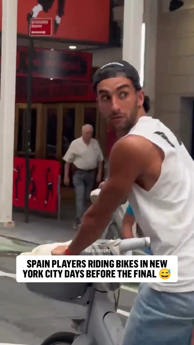 Ferran Torres, Dani Olmo and a couple of Spain players were biking around New York just days before becoming FIFA World Cup champions 🇪🇸 (via IG/ericgm3)