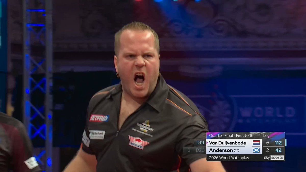 DIRK DOMINATING! Dirk van Duijvenbode is motoring here! The Dutchman produces an unconventional 112 finish to stretch his lead to 7-2 against Gary Anderson! 📺 #MatchplayDarts
