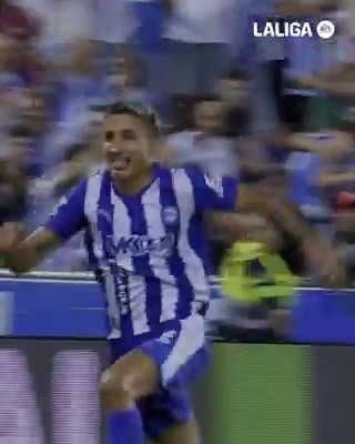 Garra al servicio del Deportivo Alavés. 💙 LALIGAHighlights | Nahuel